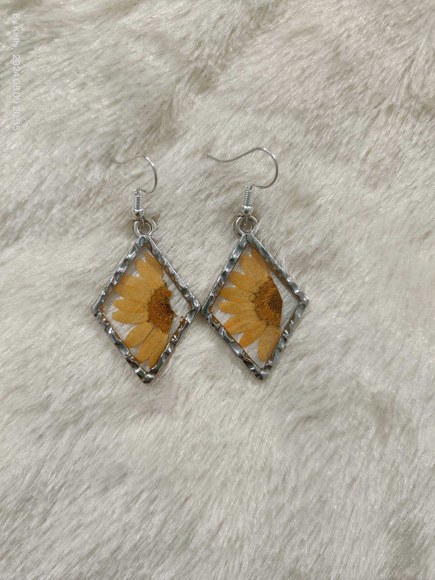 Jewellery - Floral earrings