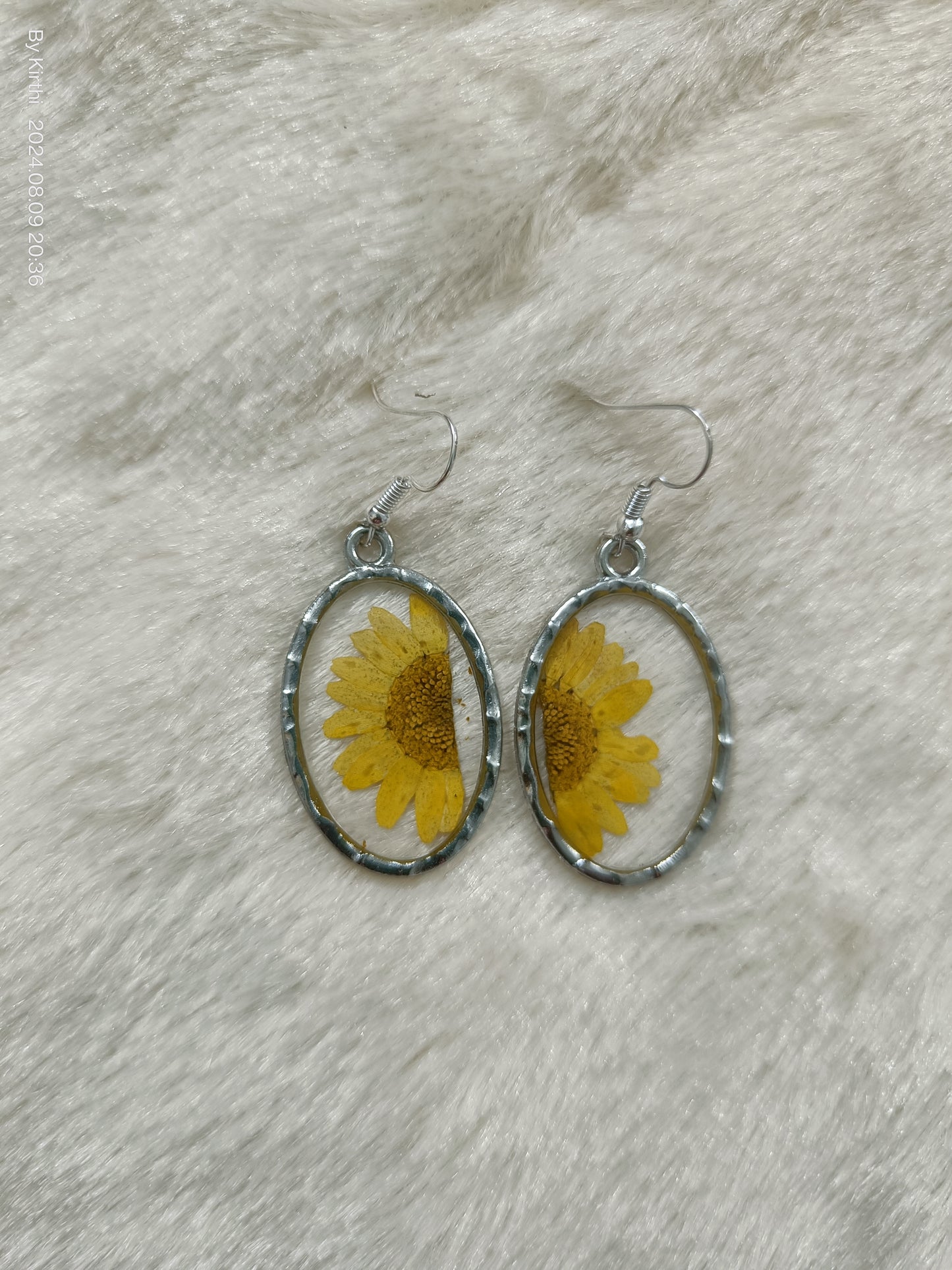 Jewellery - Floral earrings