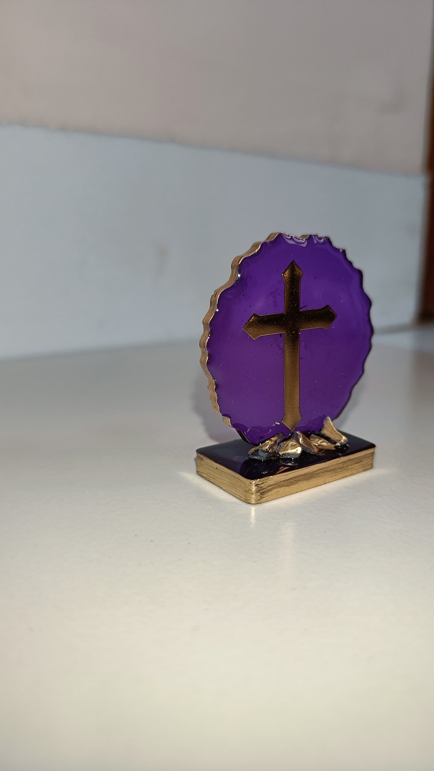 Car dashboard decor - Cross
